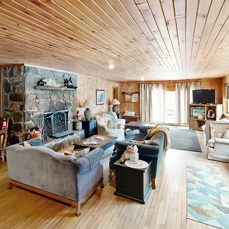 Justin Lake Lodge